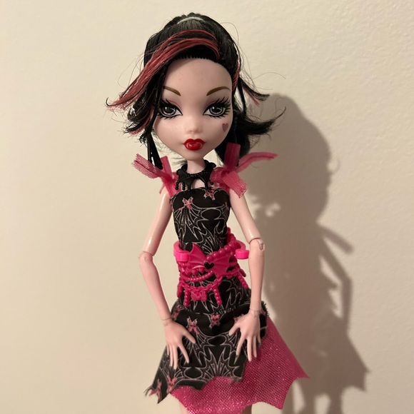 Monster High Doll Draculaura (G1) Fright, Camera, Action!: Black Carpet - Picture 1 of 6
